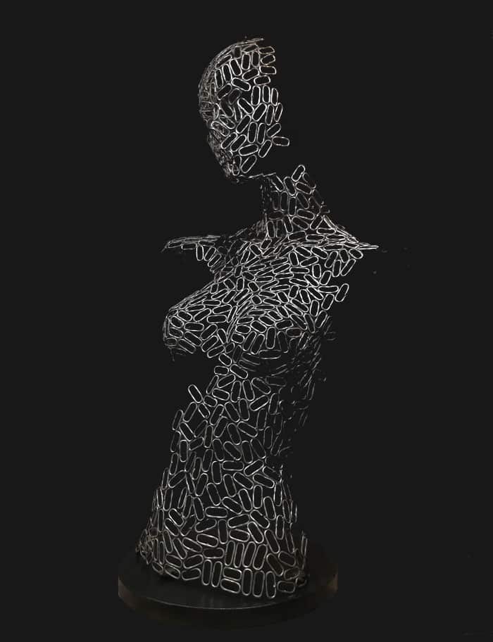 popiersie kobiece z metalu nowoczesne abstrakcja ażurowe subtelne delikatne lekkie