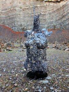 popiersie kobiece z metalu nowoczesne abstrakcja podbeskidzie kamieniołom w kozach